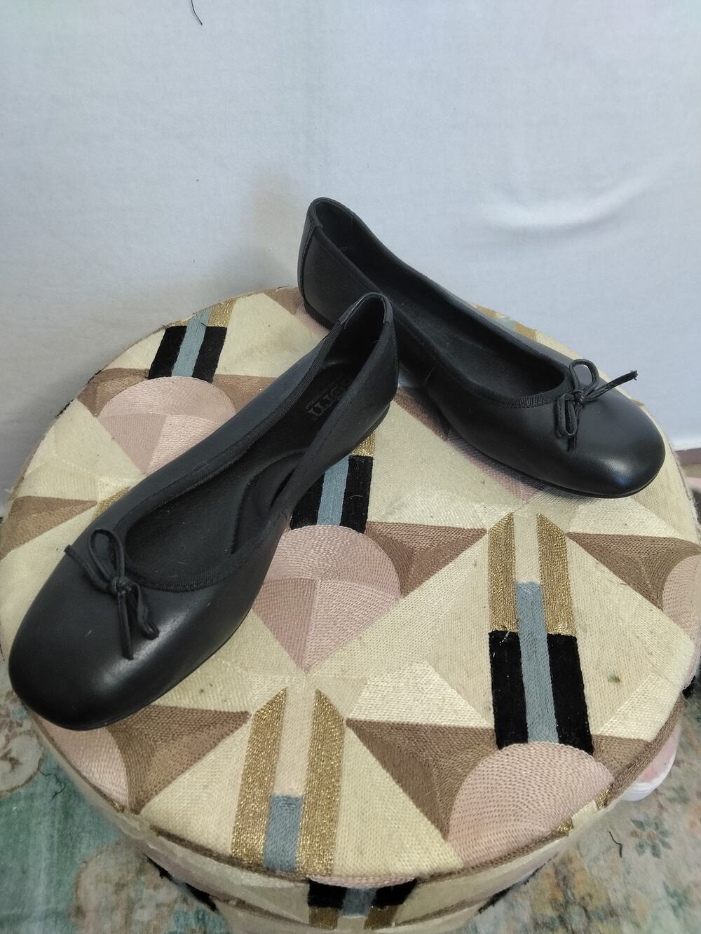 EUC Born "Brin" Leather Ballet Flats Sz 8 Minimalist Classic Comfort Balletcore